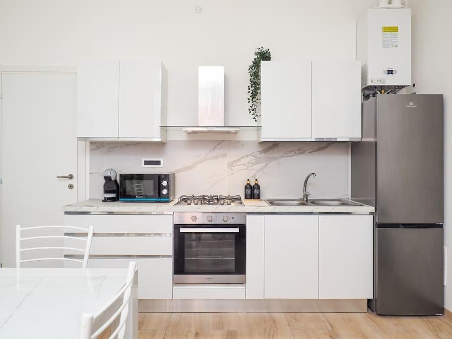 20 Min From Duomo Exclusive House - City Center Sesto San Giovanni Bagian luar foto